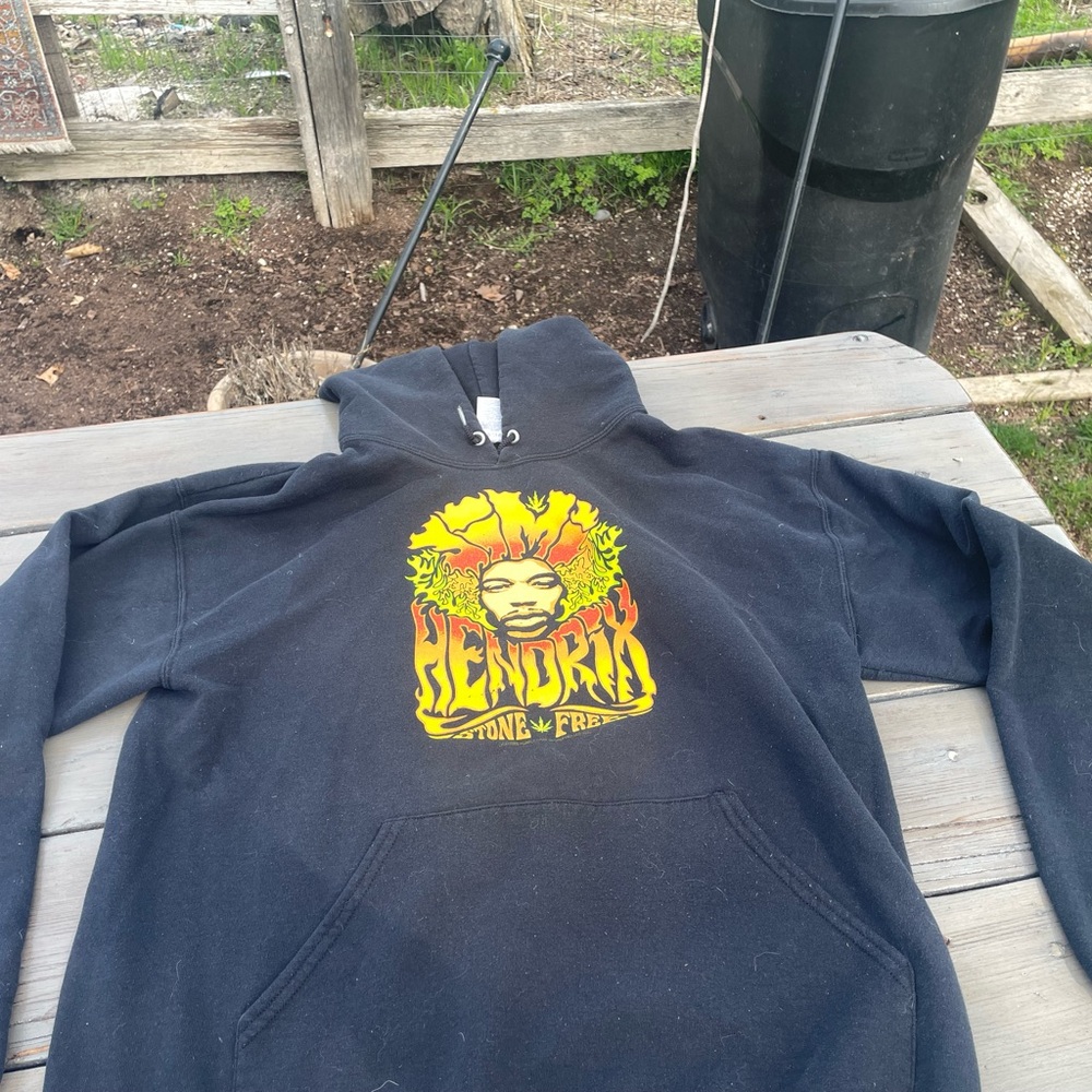 Jerzees Black and Yellow Graphic Sweater